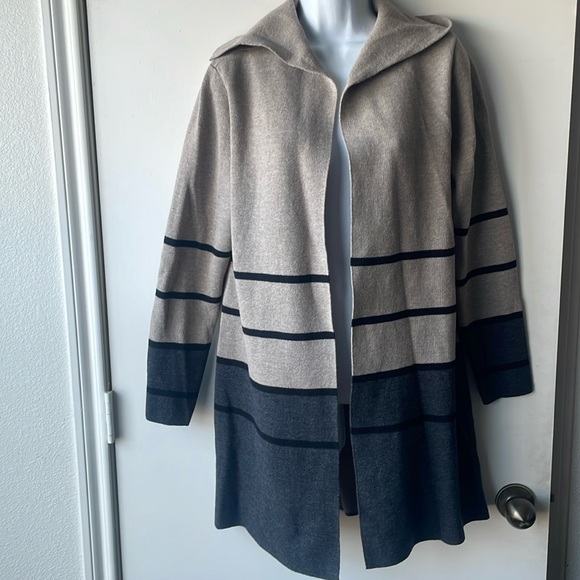 COPY - APT 9 cardigan - Picture 1 of 6